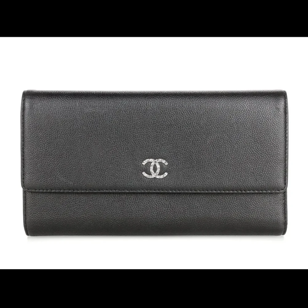 CHANEL authentic pre